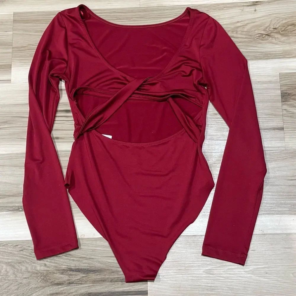 24Colours Red Twist Open Back One Piece Bodysuit Women’s Medium